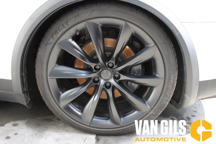 Tesla Model X 90D Sloopvoertuig (2017, Wit)