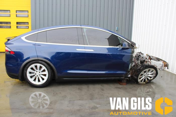 Tesla Model X 100D Sloopvoertuig (2017, Blauw)