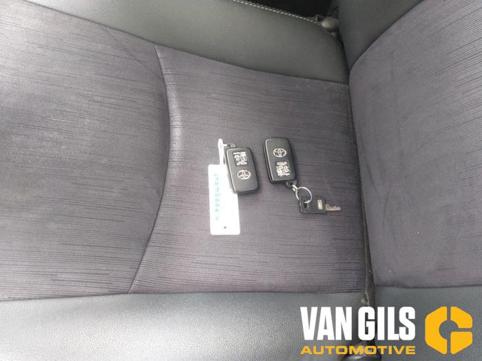 Toyota Prius 1.8 16V Sloopvoertuig (2012, Blauw)