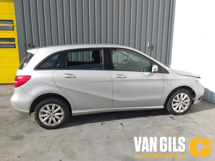 Mercedes B 1.6 B-180 BlueEFFICIENCY Turbo 16V Sloopvoertuig (2012, Grijs)