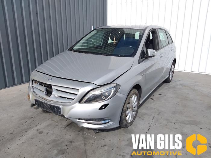 Mercedes B 1.6 B-180 BlueEFFICIENCY Turbo 16V Sloopvoertuig (2012, Grijs)