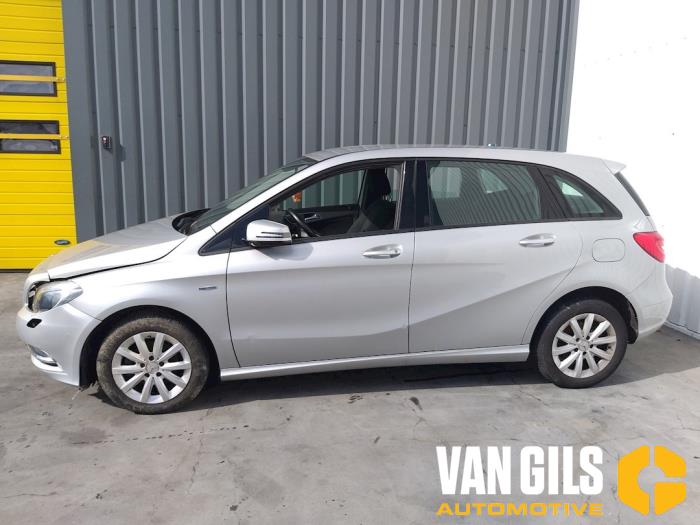 Mercedes B 1.6 B-180 BlueEFFICIENCY Turbo 16V Sloopvoertuig (2012, Grijs)