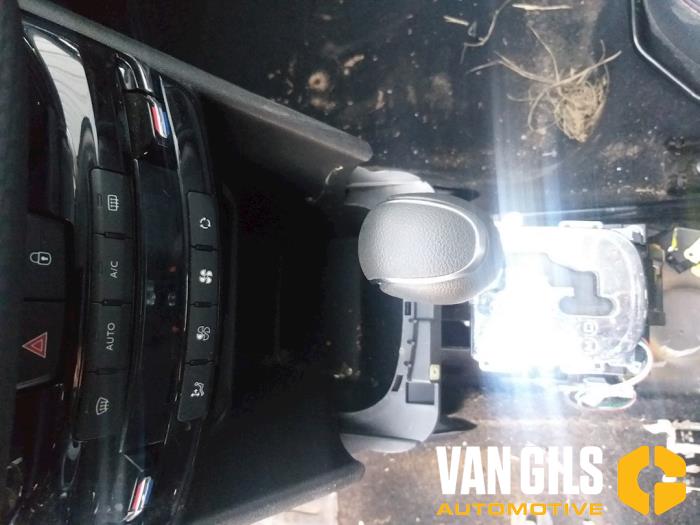 Peugeot 208 I 1.2 12V e-THP PureTech 110 Sloopvoertuig (2018, Wit, Blank)