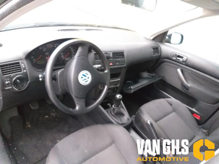 Volkswagen Bora 1.6 16V Sloopvoertuig (2001, Zwart)