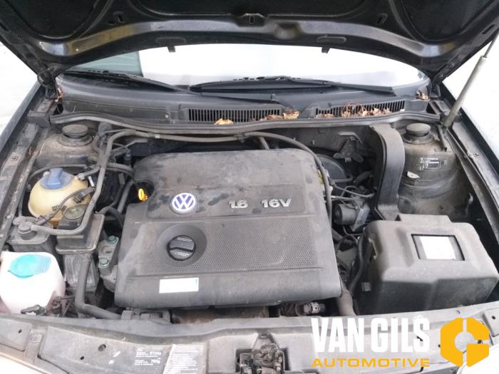 Volkswagen Bora 1.6 16V Sloopvoertuig (2001, Zwart)