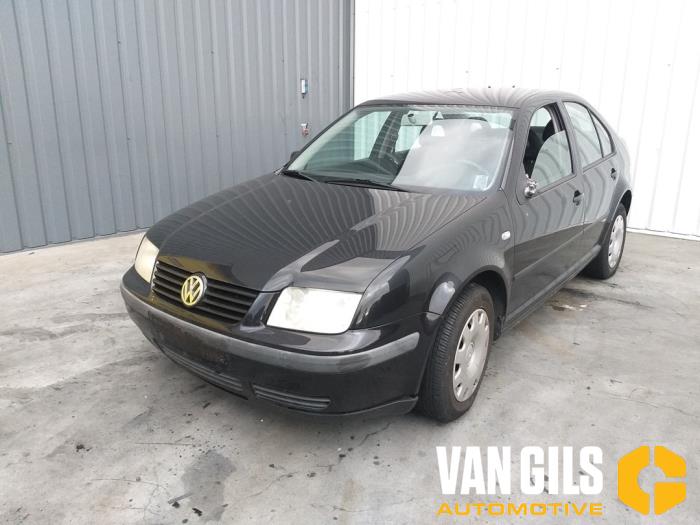 Volkswagen Bora 1.6 16V Sloopvoertuig (2001, Zwart)