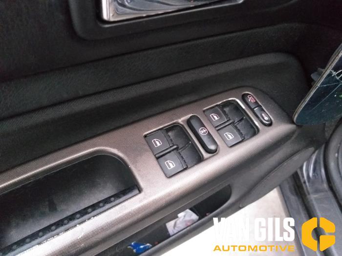 Volkswagen Bora 1.6 16V Sloopvoertuig (2001, Zwart)