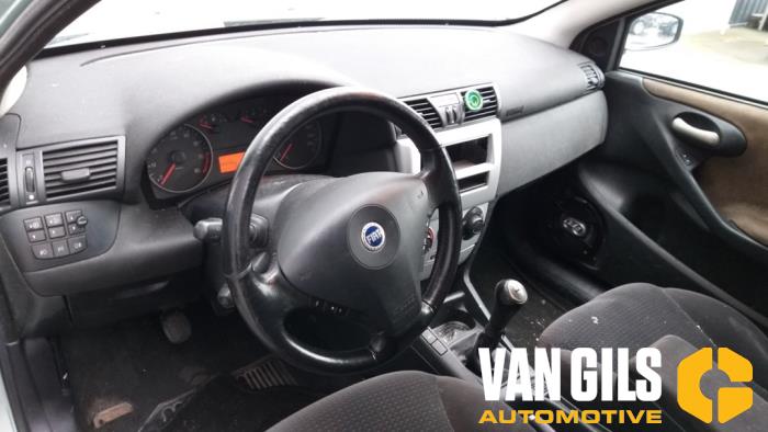 Fiat Stilo 1.8 16V 3-Drs. Sloopvoertuig (2002, Grijs)