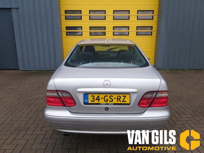 Mercedes CLK 2.0 200K Evo 16V Sloopvoertuig (2001, Metallic, Zilvergrijs)