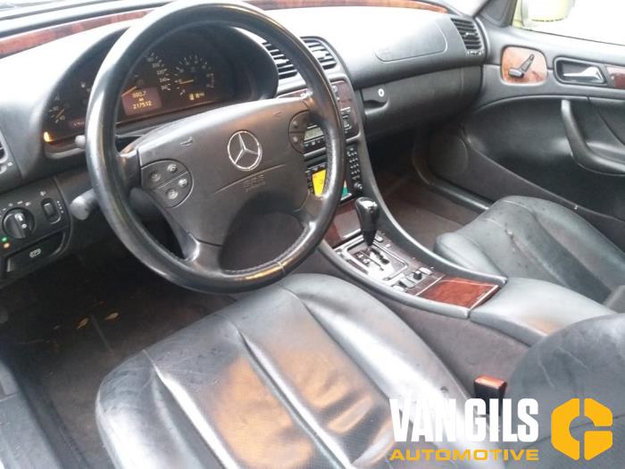 Mercedes CLK 2.0 200K Evo 16V Sloopvoertuig (2001, Metallic, Zilvergrijs)