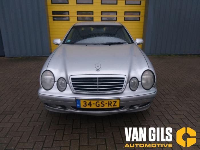 Mercedes CLK 2.0 200K Evo 16V Sloopvoertuig (2001, Metallic, Zilvergrijs)