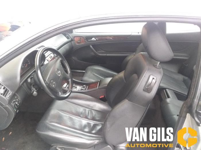 Mercedes CLK 2.0 200K Evo 16V Sloopvoertuig (2001, Metallic, Zilvergrijs)