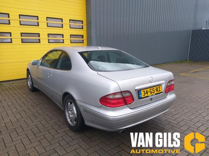 Mercedes CLK 2.0 200K Evo 16V Sloopvoertuig (2001, Metallic, Zilvergrijs)