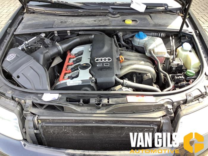 Audi A4 Avant 2.0 20V Sloopvoertuig (2002, Zwart)