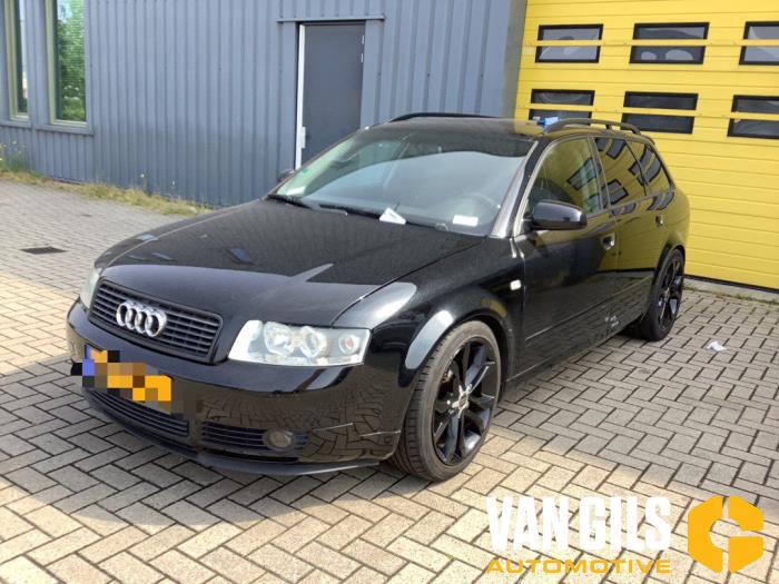 Audi A4 Avant 2.0 20V Sloopvoertuig (2002, Zwart)