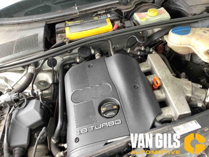 Audi A4 1.8 T 20V Sloopvoertuig (2006, Grijs)