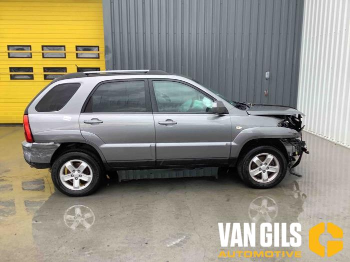 Kia Sportage 2.0 CVVT 16V 4x4 Sloopvoertuig (2009, Zilvergrijs)