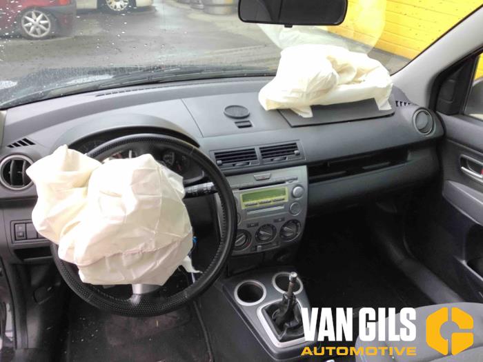 Mazda 2 1.4 16V Sloopvoertuig (2005, Zwart)