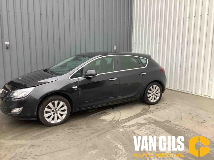 Opel Astra J 10- Sloopvoertuig (2013, Zwart)