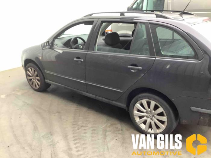 Skoda Fabia 1.4i 16V Sloopvoertuig (2003, Zwart)