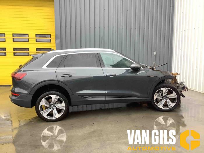 Audi e-tron 55 quattro Sloopvoertuig (2019, Grijs)
