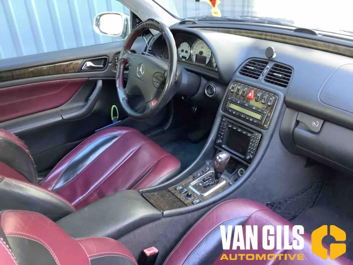 Mercedes CLK 3.2 320 V6 18V Sloopvoertuig (2001, Grijs)