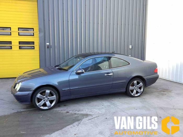 Mercedes CLK 3.2 320 V6 18V Sloopvoertuig (2001, Grijs)