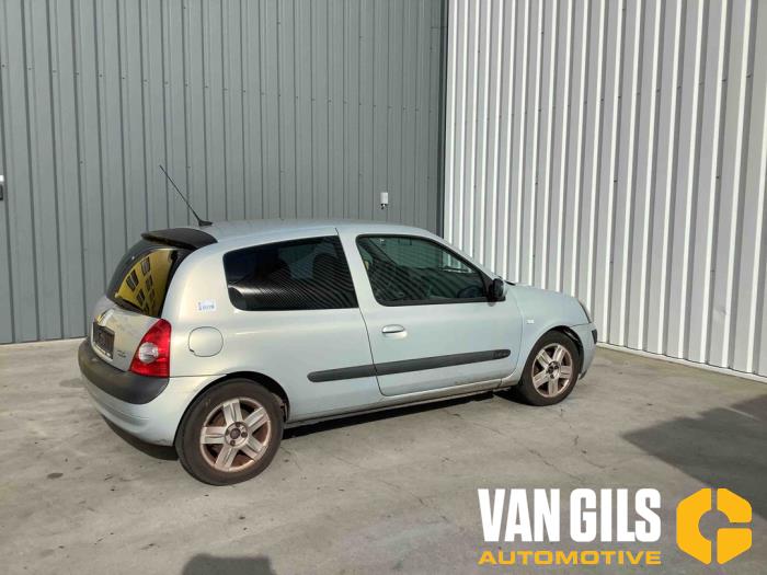 Renault Clio II 1.6 16V Sloopvoertuig (2004, Grijs)