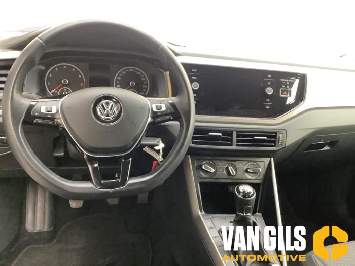 Volkswagen Polo VI 1.0 TSI 12V Sloopvoertuig (2019, Grijs)