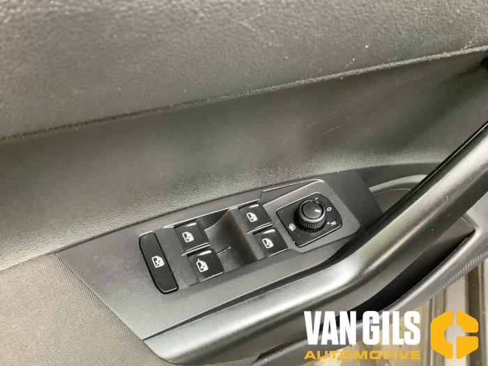 Volkswagen Polo VI 1.0 TSI 12V Sloopvoertuig (2019, Grijs)