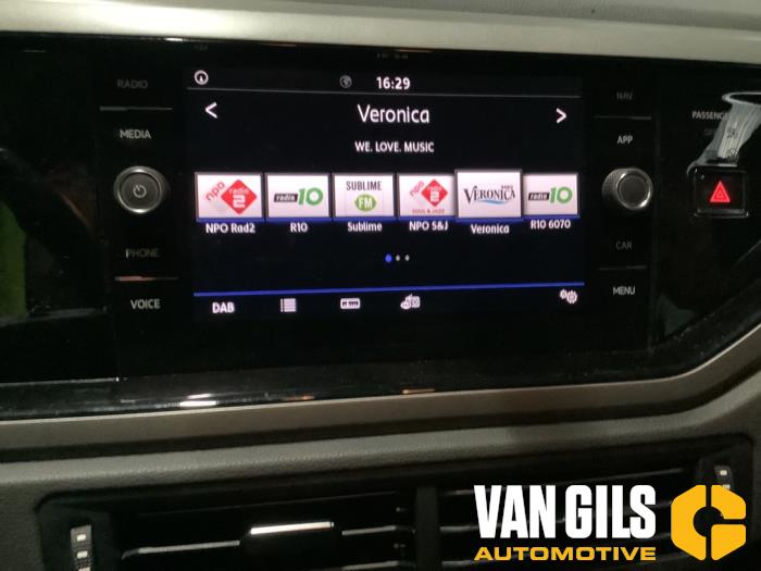 Volkswagen Polo VI 1.0 TSI 12V Sloopvoertuig (2019, Grijs)