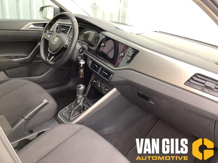 Volkswagen Polo VI 1.0 TSI 12V Sloopvoertuig (2019, Grijs)