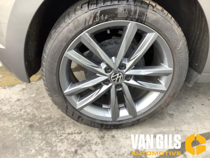 Volkswagen Polo VI 1.0 TSI 12V Sloopvoertuig (2019, Grijs)