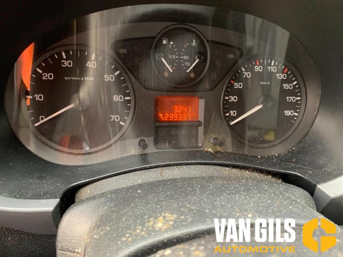 Peugeot Partner 1.6 HDI 90 16V Sloopvoertuig (2010, Graniet)