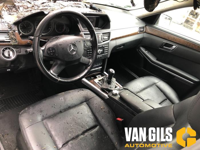 Mercedes E E-200 CDI 16V BlueEfficiency,BlueTEC Sloopvoertuig (2010, Grijs)