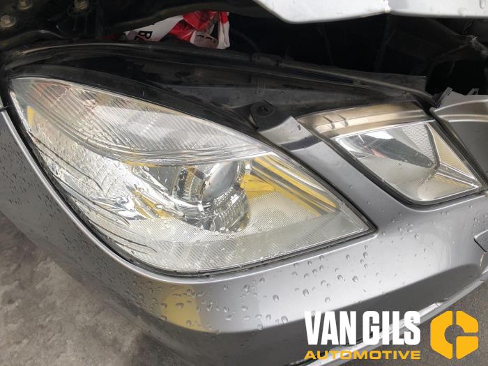 Mercedes E E-200 CDI 16V BlueEfficiency,BlueTEC Sloopvoertuig (2010, Grijs)