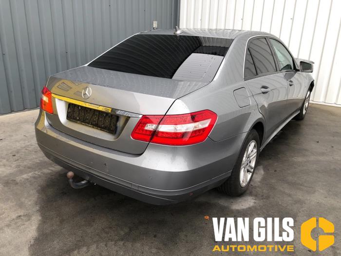 Mercedes E E-200 CDI 16V BlueEfficiency,BlueTEC Sloopvoertuig (2010, Grijs)