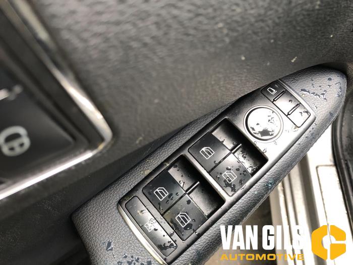 Mercedes E E-200 CDI 16V BlueEfficiency,BlueTEC Sloopvoertuig (2010, Grijs)