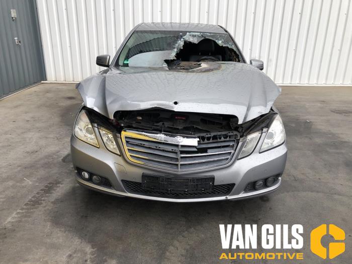 Mercedes E E-200 CDI 16V BlueEfficiency,BlueTEC Sloopvoertuig (2010, Grijs)