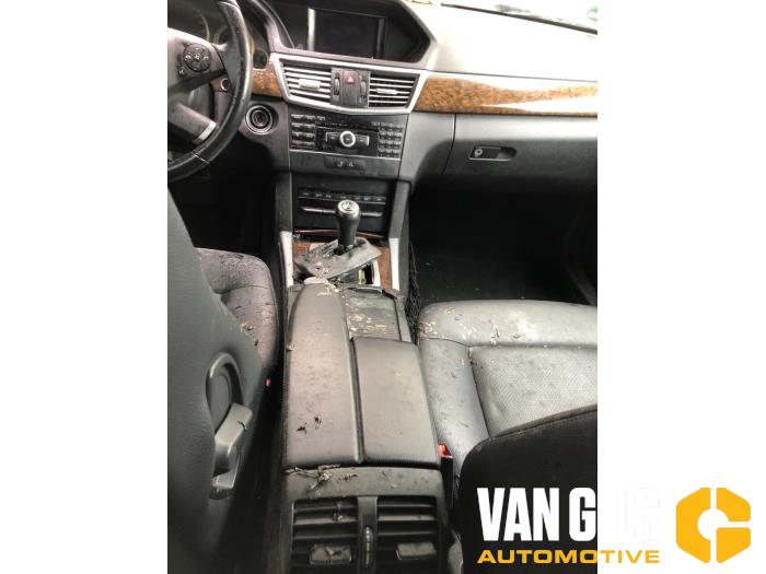 Mercedes E E-200 CDI 16V BlueEfficiency,BlueTEC Sloopvoertuig (2010, Grijs)