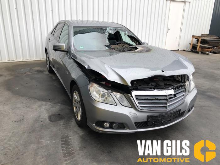 Mercedes E E-200 CDI 16V BlueEfficiency,BlueTEC Sloopvoertuig (2010, Grijs)