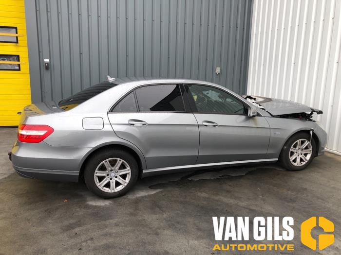 Mercedes E E-200 CDI 16V BlueEfficiency,BlueTEC Sloopvoertuig (2010, Grijs)