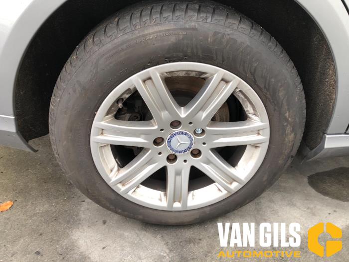 Mercedes E E-200 CDI 16V BlueEfficiency,BlueTEC Sloopvoertuig (2010, Grijs)