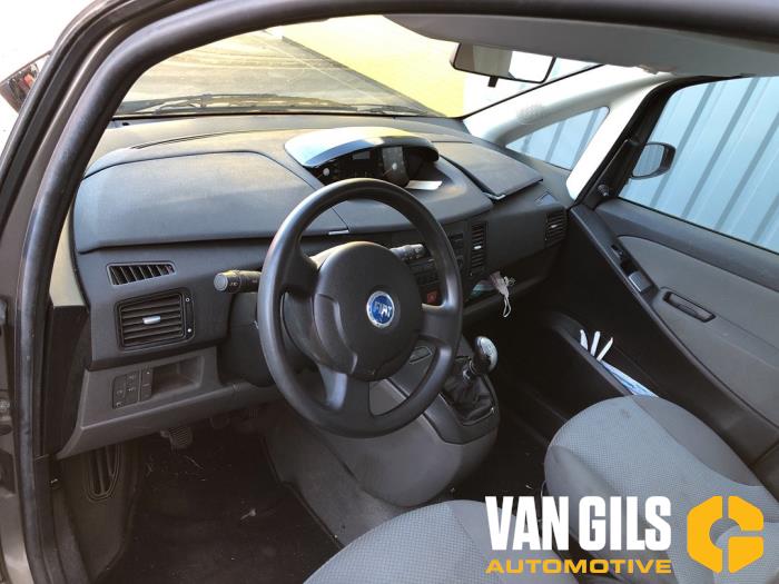 Fiat Idea 1.4 Sloopvoertuig (2007, Grijs)