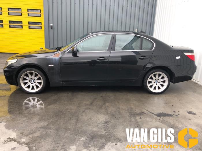 BMW 5 serie 523i 24V Sloopvoertuig (2005, Zwart)