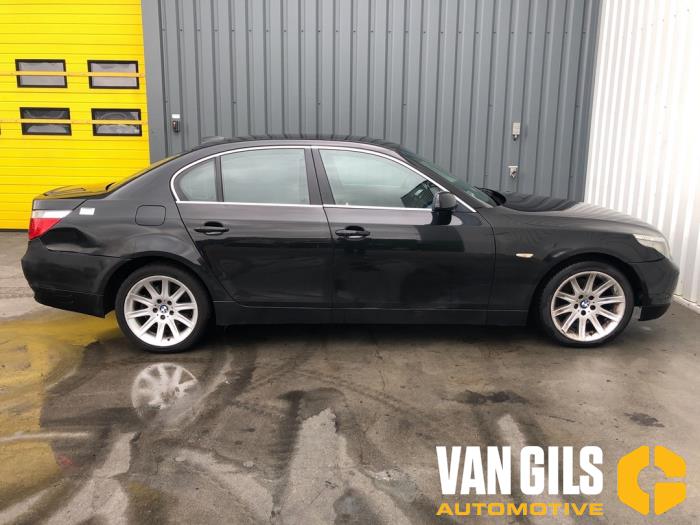 BMW 5 serie 523i 24V Sloopvoertuig (2005, Zwart)