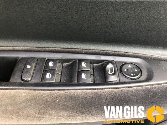 Citroen C4 Berline 1.6 16V VTi 120 Sloopvoertuig (2009, Grijs)