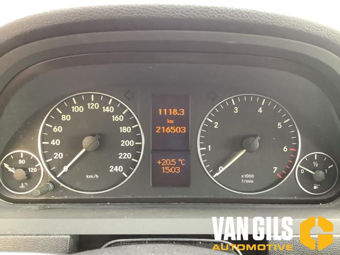 Mercedes A 2.0 A-200 5-Drs. Sloopvoertuig (2006, Beige, Goud)