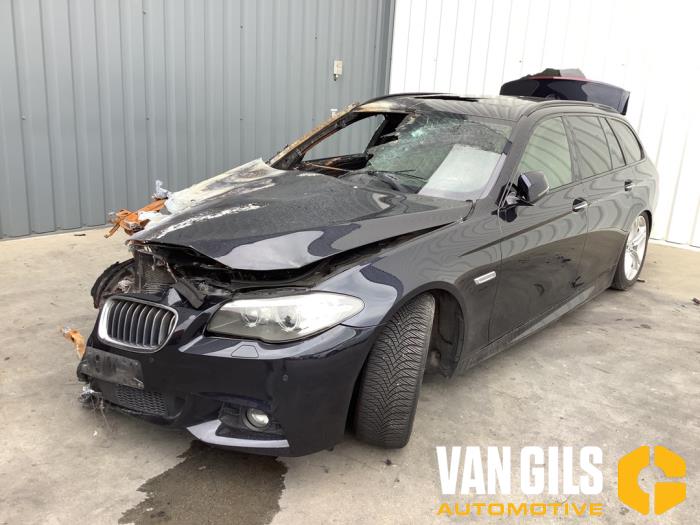 BMW 5 serie Touring 525d 16V Sloopvoertuig (2016, Zwart)