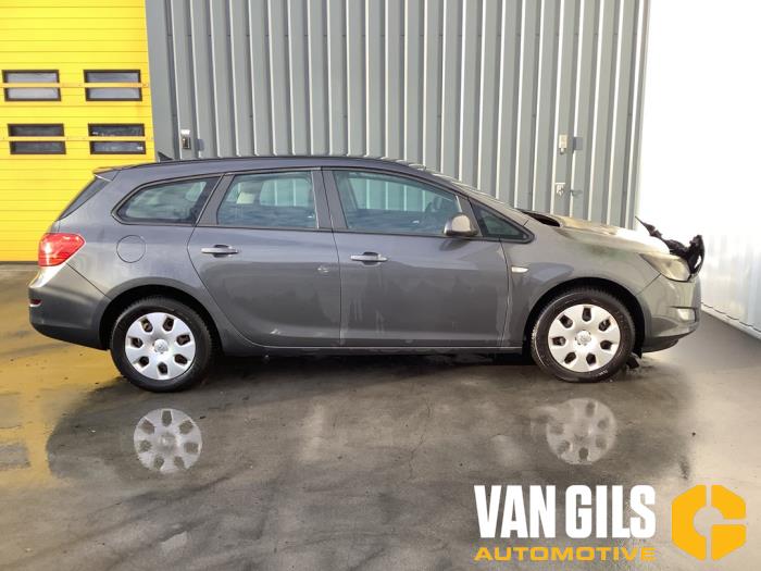 Opel Astra J Sports Tourer 1.4 16V ecoFLEX Sloopvoertuig (2012, Metallic, Grijs, Muisgrijs)